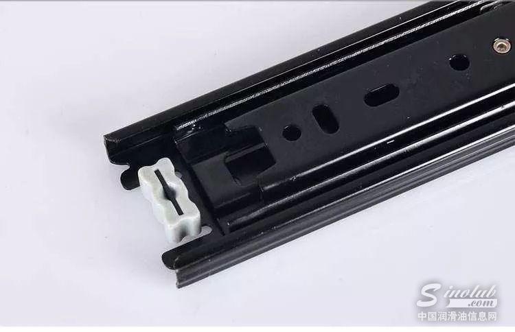 機加工導軌生銹與切削液有什么關系？